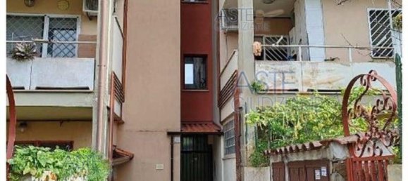 3 rooms Apartment in Pomezia, Italy No. 203496 7
