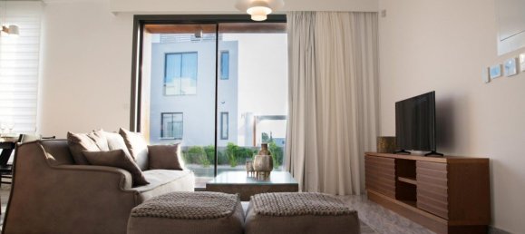 2 bedrooms House in Paphos, Cyprus No. 9750 9