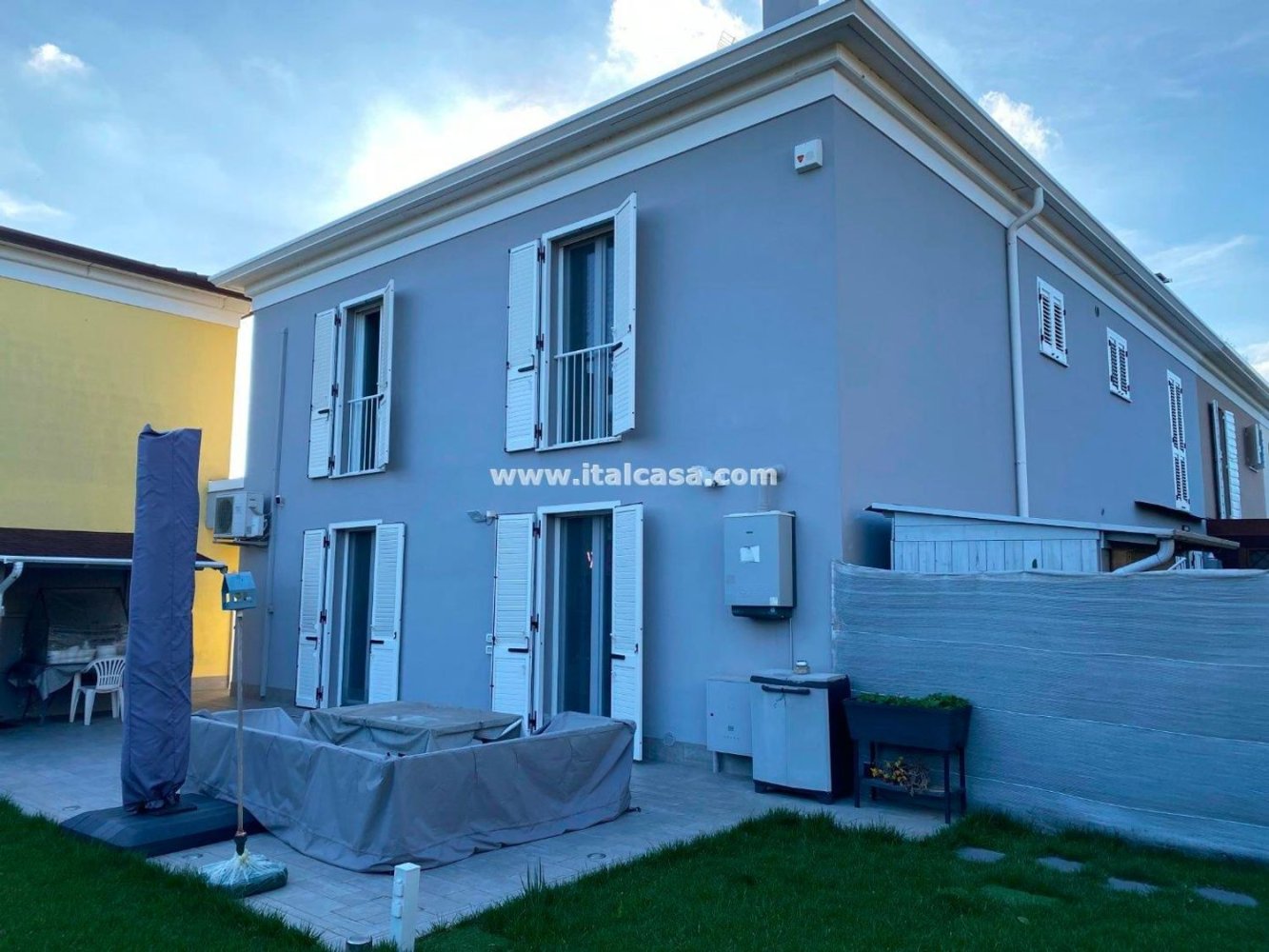 6 rooms House in Mantua, Italy No. 241028