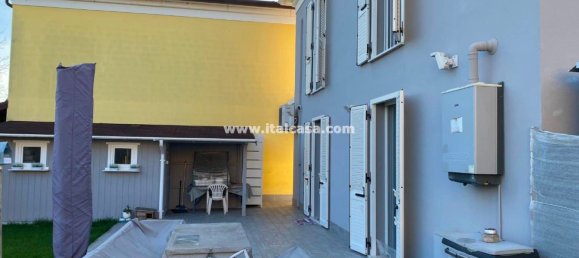 6 rooms House in Mantua, Italy No. 241028 3