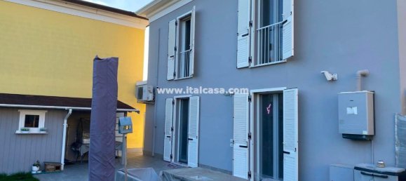 6 rooms House in Mantua, Italy No. 241028 2