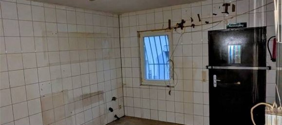 131m² Building in Mayen-Koblenz, Germany No. 133010 10