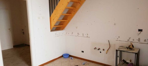 4-salle Appartement à Foiano della Chiana, Italy No. 45278 2
