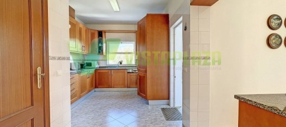 4 bedrooms Villa in Portimao, Portugal No. 28183 11