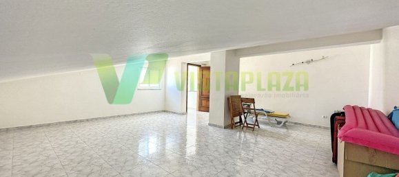 4 bedrooms Villa in Portimao, Portugal No. 28183 28