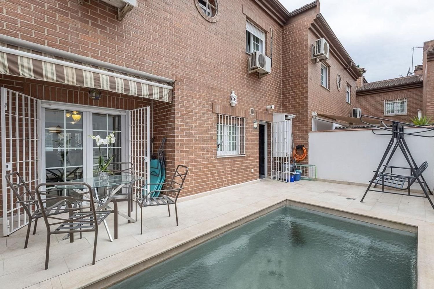 4 غرف نوم منزل في Granada, Spain رقم 151117