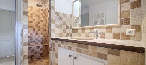 2 bedrooms House in Beaucaire, France No. 318323 12