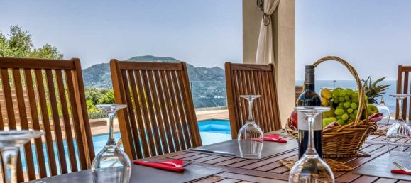 3 dormitorios villa en venta en Corfu, Central Corfu and Diapontian Islands, Corfu, Ionian Islands, Peloponnese, Western Greece and the Ionian, Greece № 52705 2