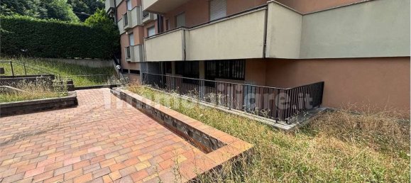 Escritório de 3 divisões em Varese, Italy N.º 280205 3