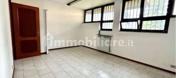 Escritório de 3 divisões em Varese, Italy N.º 280205 16