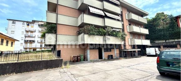 Escritório de 3 divisões em Varese, Italy N.º 280205 18