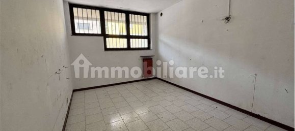 Escritório de 3 divisões em Varese, Italy N.º 280205 17