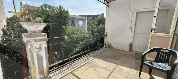 4-Zimmer Haus in Bitritto, Italy, Nr. 27843 5