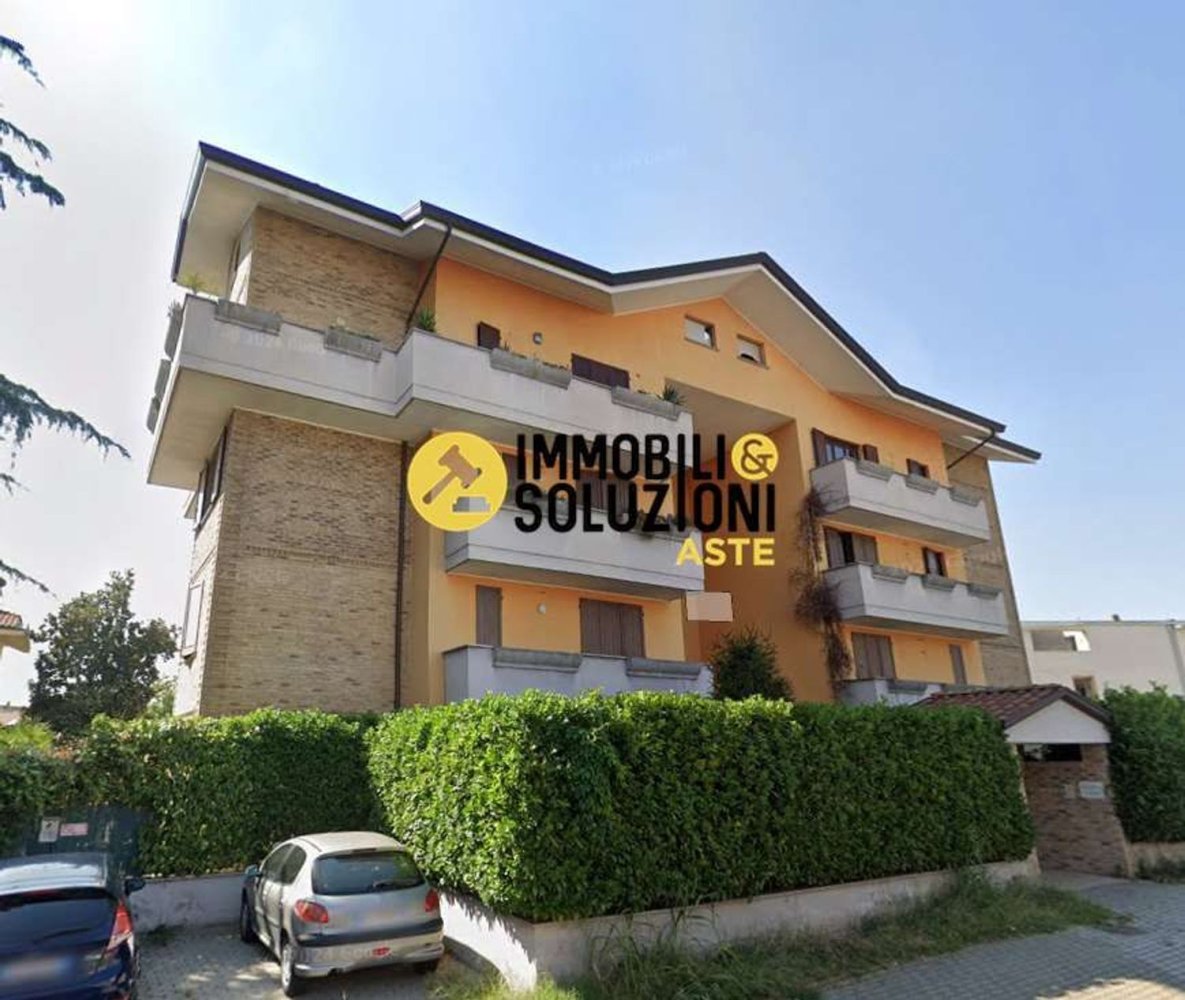 Apartamento de 3 habitaciónes en Limbiate, Italy No. 5308