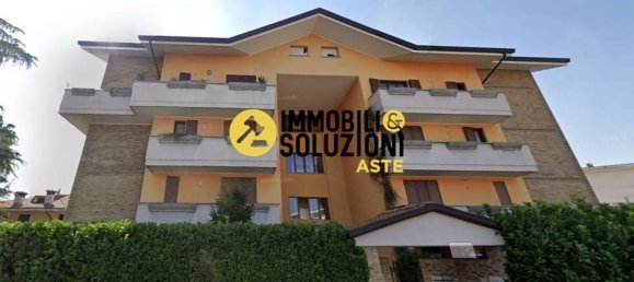 Apartamento de 3 habitaciónes en Limbiate, Italy No. 5308 2