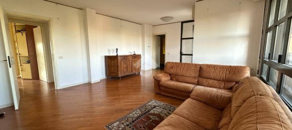 2 bedrooms Apartment in Milan, Italy No. 259632 3