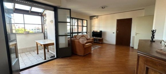2 bedrooms Apartment in Milan, Italy No. 259632 7