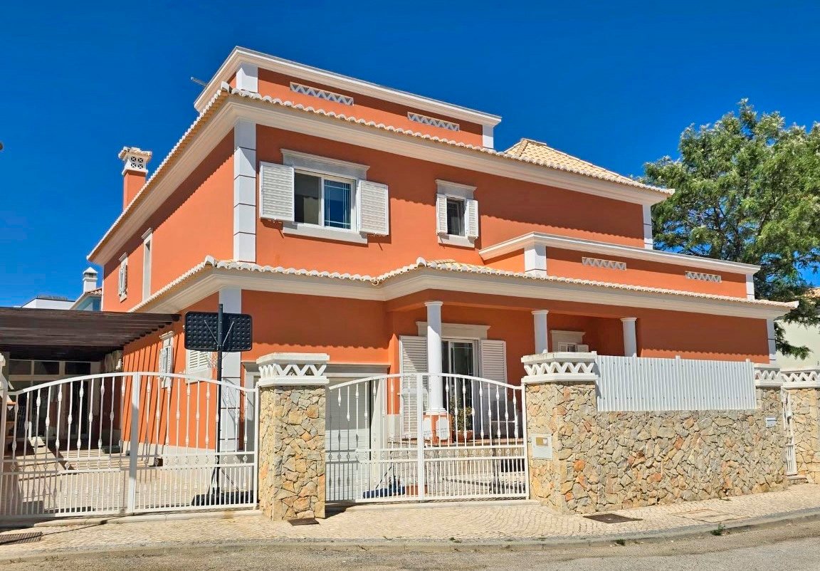 4 bedrooms Villa in Silves, Portugal No. 100690