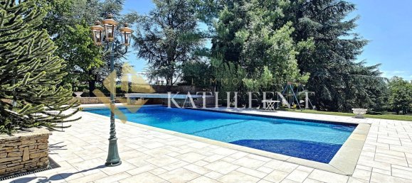 Вилла с 5 спальнями в Бургуэн-Жальё, Франция № 308050 20