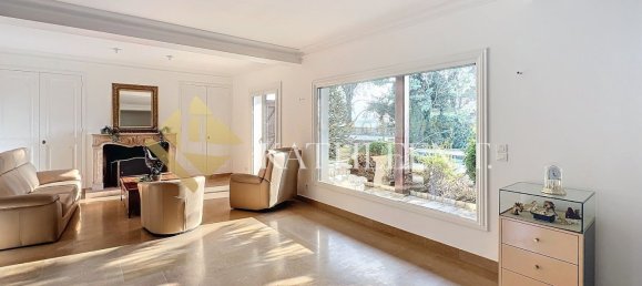 Вилла с 5 спальнями в Бургуэн-Жальё, Франция № 308050 6