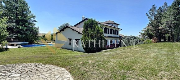 Вилла с 5 спальнями в Бургуэн-Жальё, Франция № 308050 2