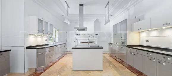 9 bedrooms Villa in Marbella, Spain No. 177734 10