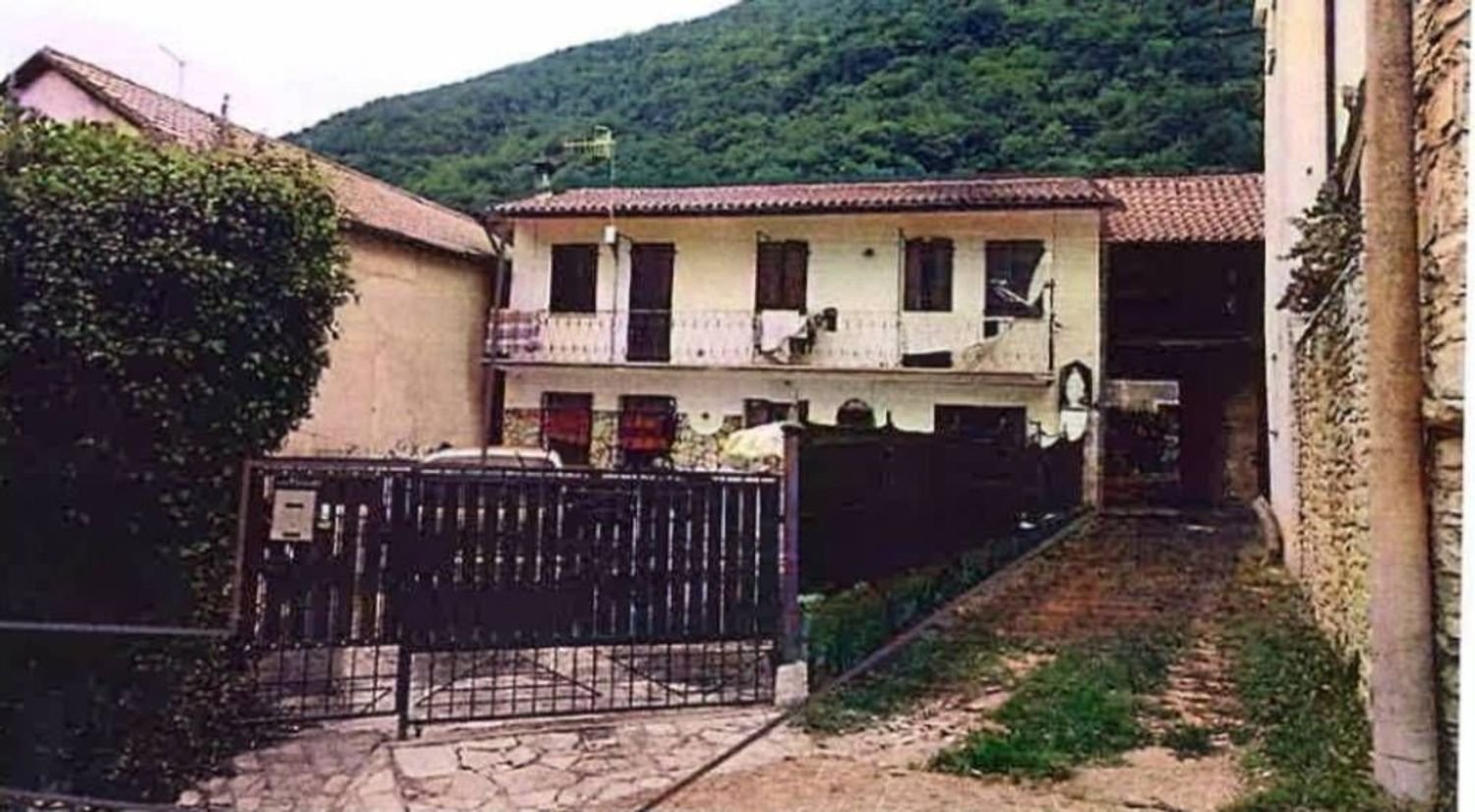 4 bedrooms Apartment in Revine Lago, Italy No. 376972