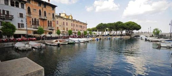 3غرفة فيلا في Desenzano del Garda, Italy رقم 19699 18