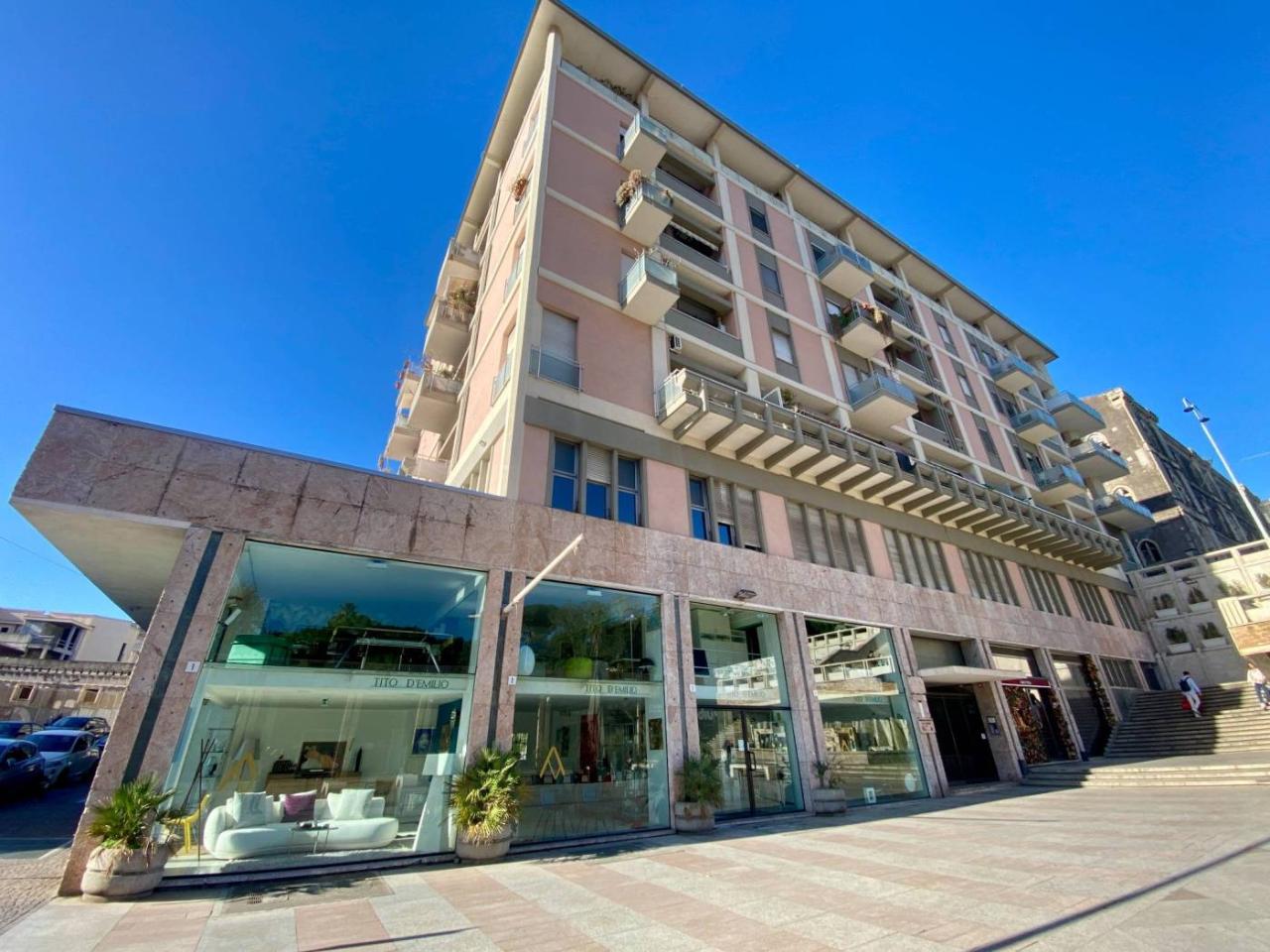 6 rooms Apartment in Catania, Italy No. 146607