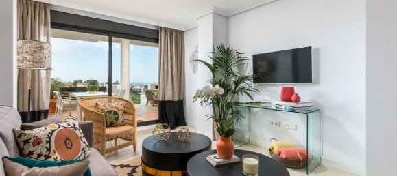 3 bedrooms Townhouse in Estepona, Spain No. 3288 4