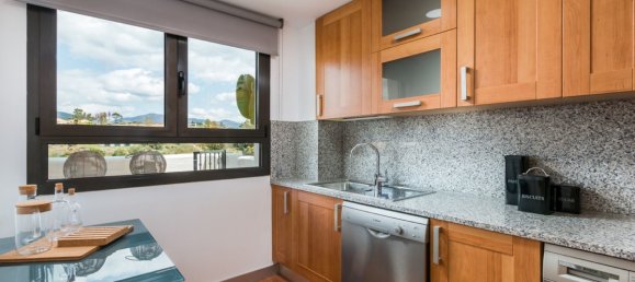 3 bedrooms Townhouse in Estepona, Spain No. 3288 7