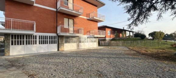 3 rooms Apartment in San Maurizio Canavese, Italy No. 174498 3