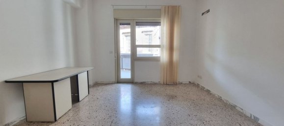Bureau à Milazzo, Italy 170m² No. 68987 10
