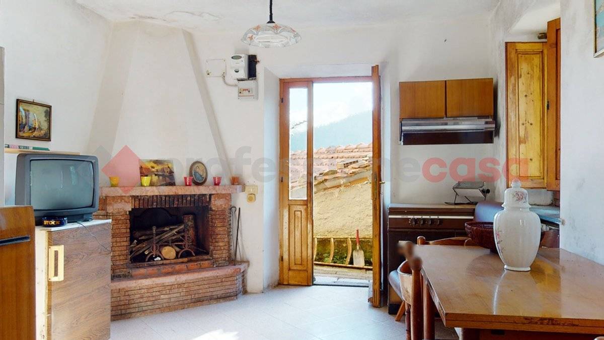 1 bedroom House in Fabbriche di Vergemoli, Italy No. 233358