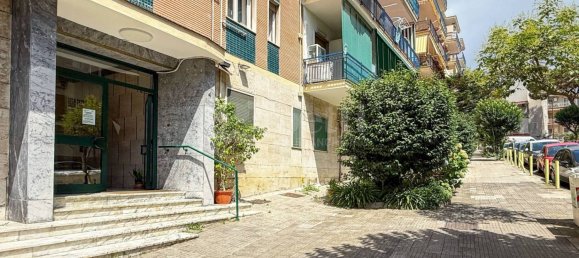 3 Schlafzimmer Wohnung in Naples, Italy, Nr. 282360 37