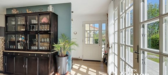 4 bedrooms House in Rhone, France No. 336855 8