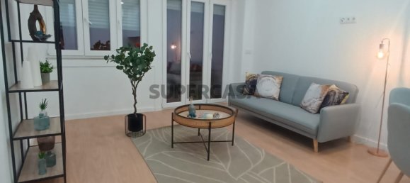 3 bedrooms Apartment in Lisbon, Portugal No. 160017 3