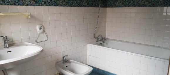 Дом с 5 спальнями в Сент-Аман-Монтрон, Франция № 99702 5