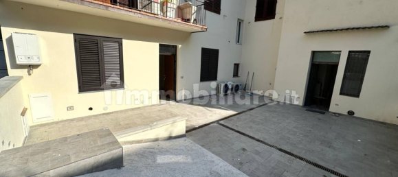 2 bedrooms Apartment in Florence, Italy No. 369860 2