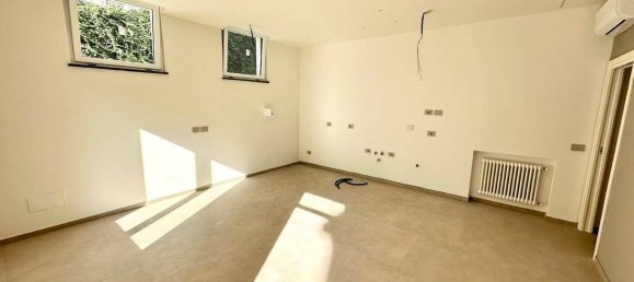 2 bedrooms Apartment in Florence, Italy No. 369860 14