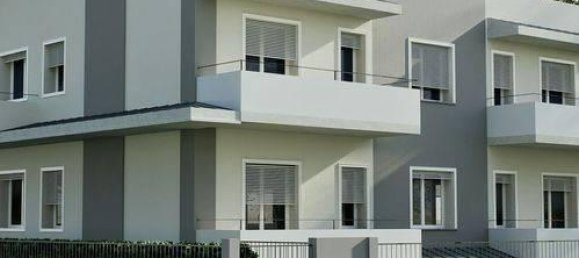 4 rooms Apartment in Forlì, Italy No. 33324 3