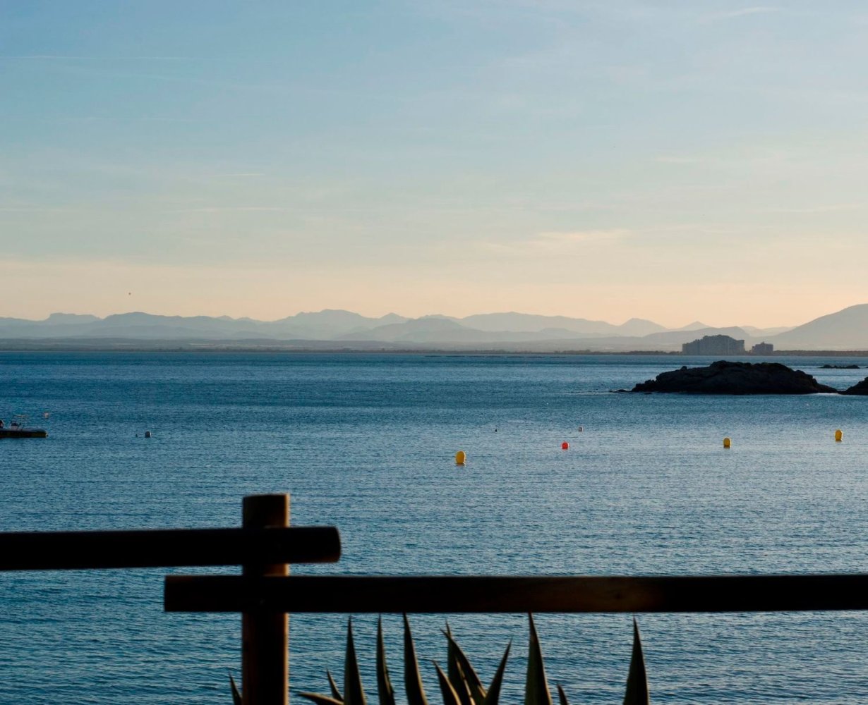 Apartamento de 2 dormitorios en Roses, Spain No. 89693