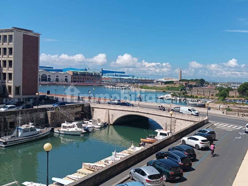 2 bedrooms Apartment in Livorno, Italy No. 68698