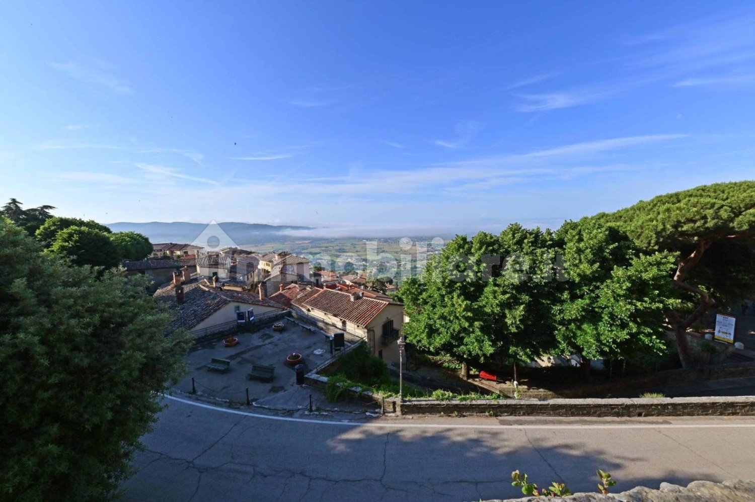 Квартира с 3 спальнями в Кортона, Италия № 44984