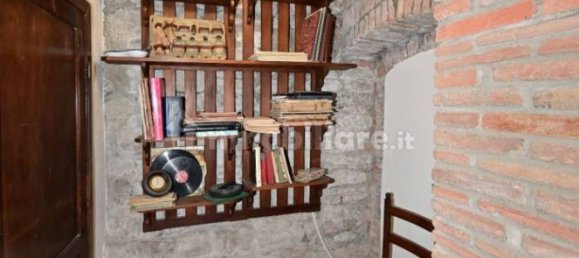 Квартира с 3 спальнями в Кортона, Италия № 44984 6