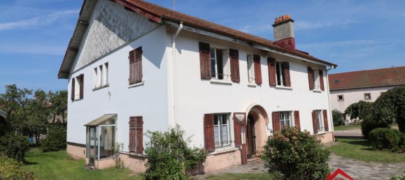 Villa de 4 dormitorios en Beaumenil, France No. 252880 3