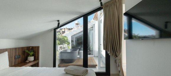 3 bedrooms Penthouse in Marbella, Spain No. 175631 12