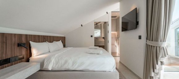 3 bedrooms Penthouse in Marbella, Spain No. 175631 16