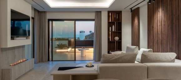 3 bedrooms Penthouse in Marbella, Spain No. 175631 3