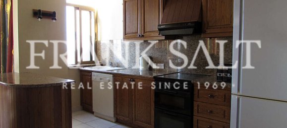 2 bedrooms Penthouse in Saint Julian's, Malta No. 3782 5